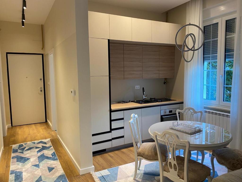 Academy Of Art Apartment